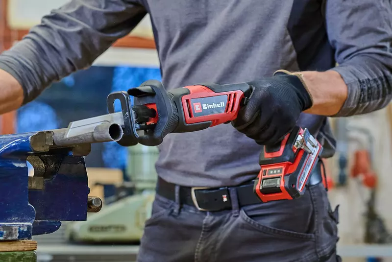 einhell-expert-cordless-all-purpose-saw-4326318-example_usage-001