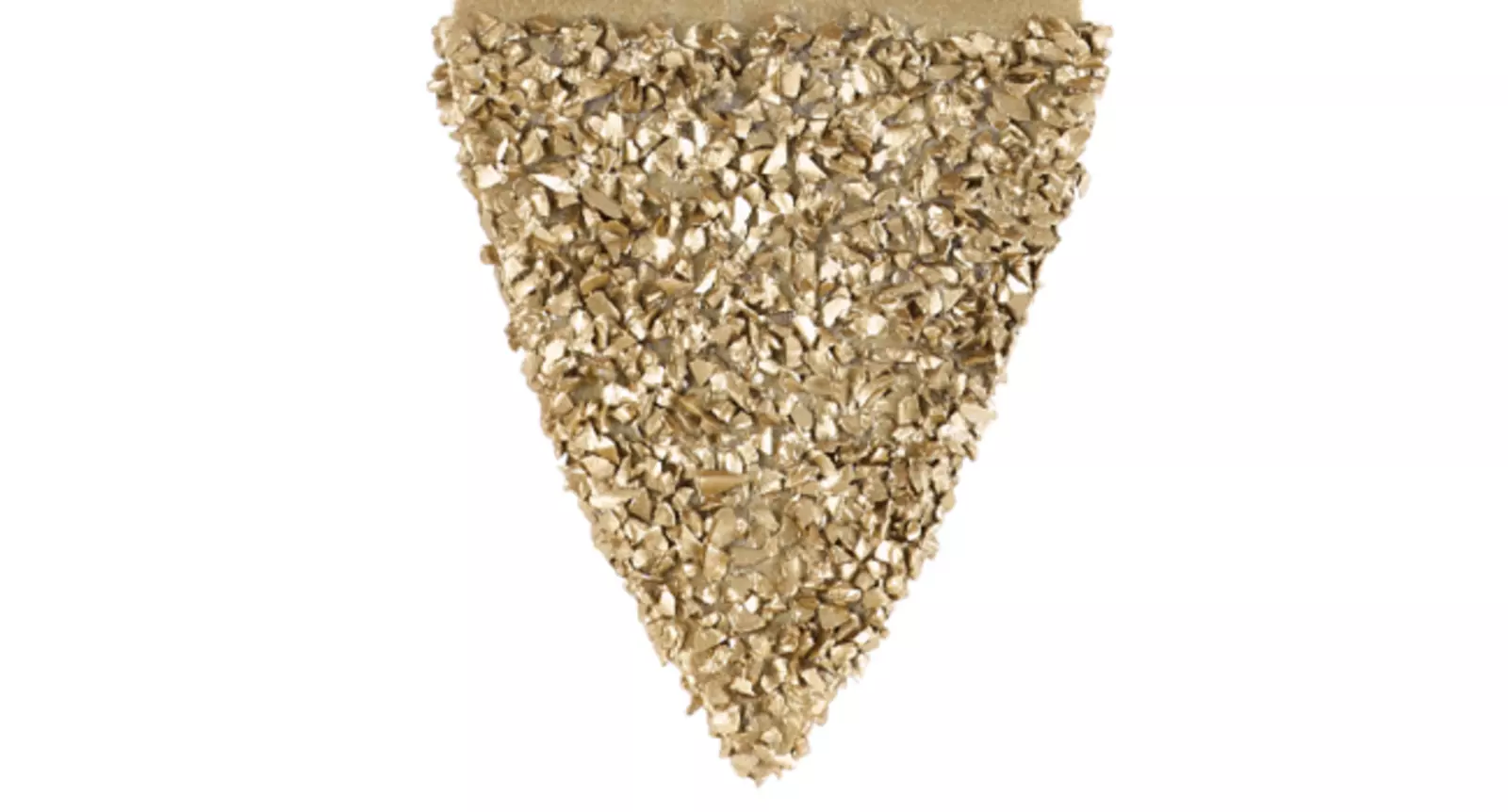 Nahaufnahme der goldfarbenen Hartmetall-Bestreuung einer dreieckigen HM-Fingerraspel.