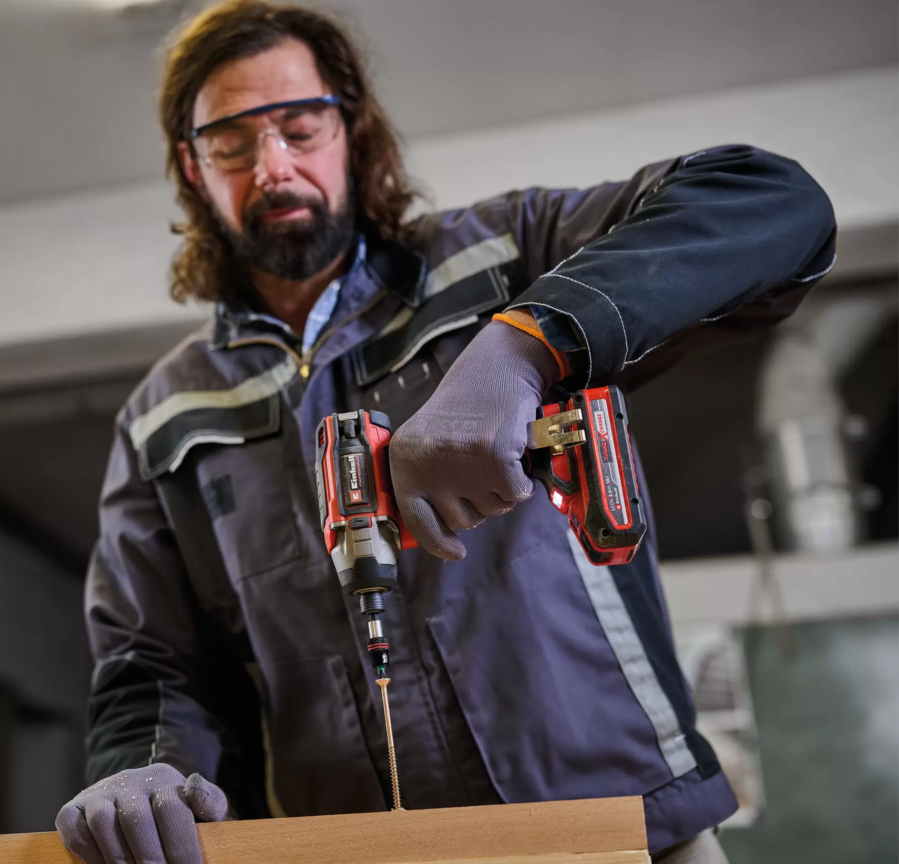 einhell-professional-cordless-impact-driver-4510085-example_usage-001