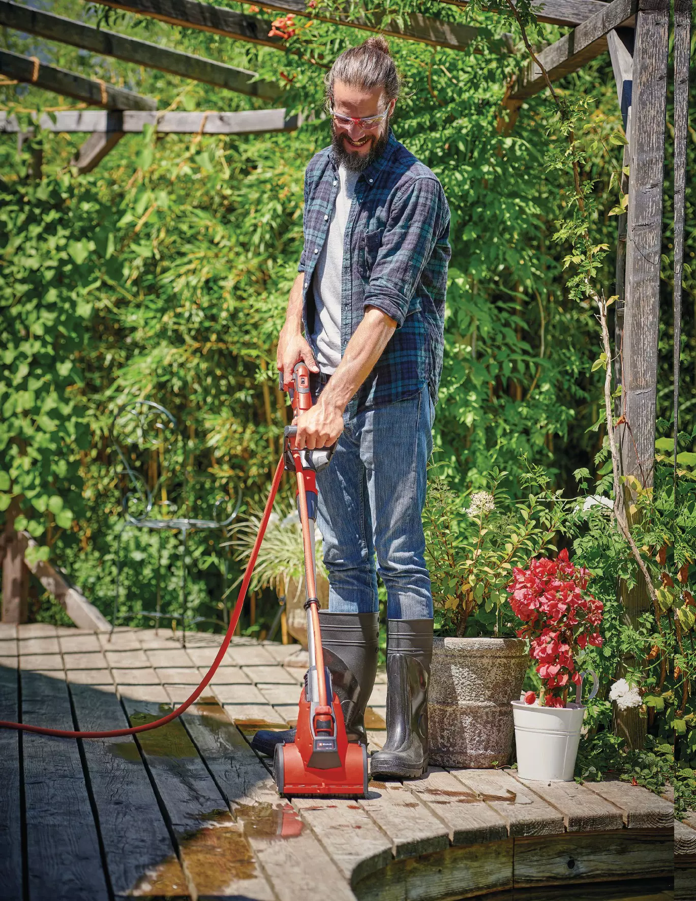 einhell-expert-cordless-surface-brush-3424211-example_usage-001