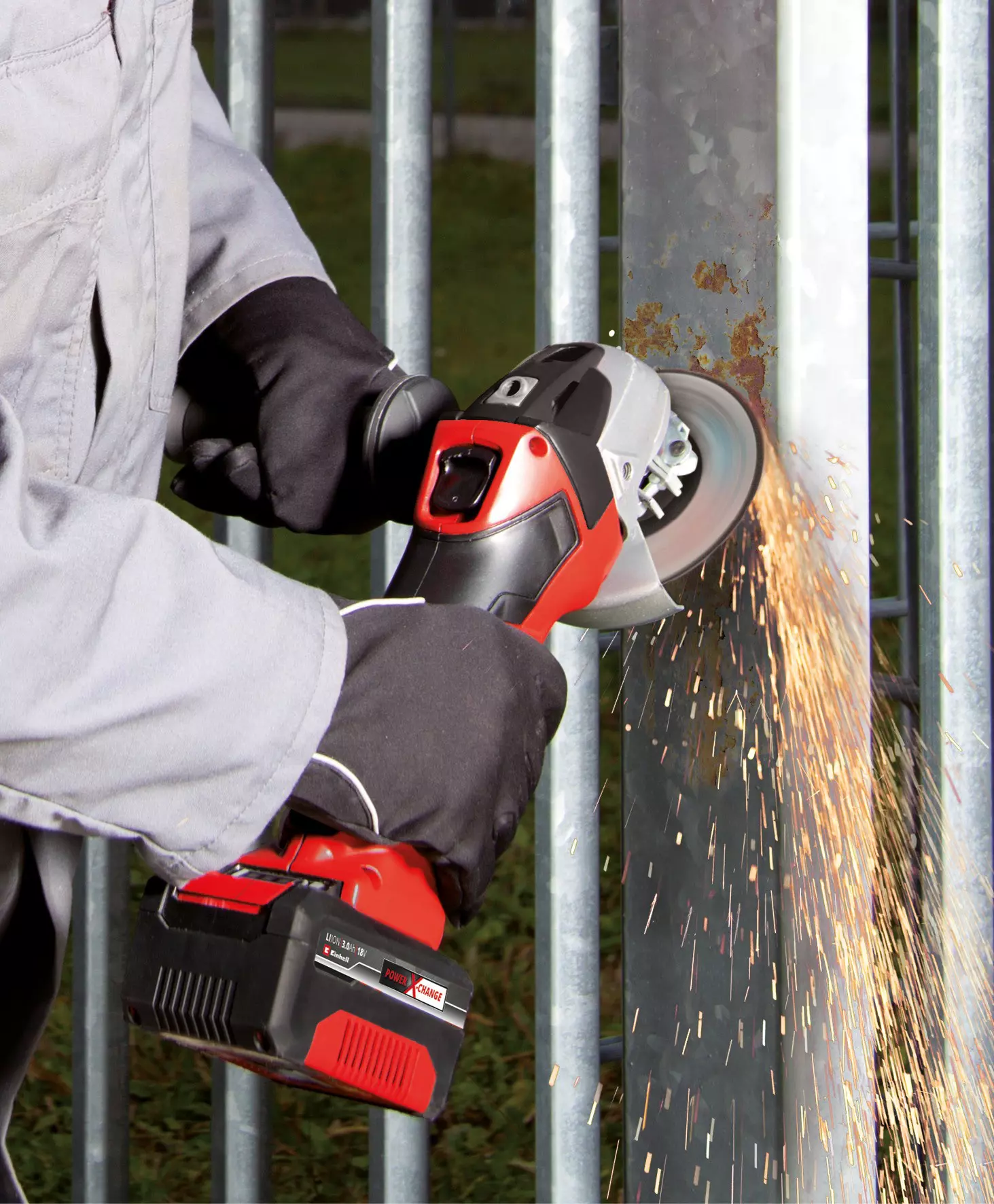 einhell-classic-cordless-angle-grinder-4431133-example_usage-001