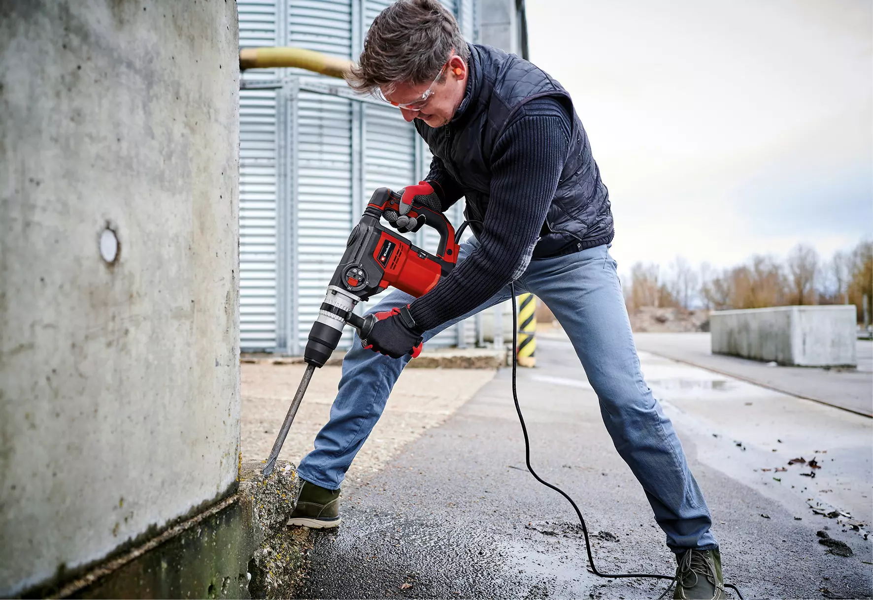 einhell-expert-rotary-hammer-4257937-example_usage-001