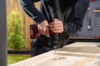 ozito-cordless-impact-drill-3000761-example_usage-105