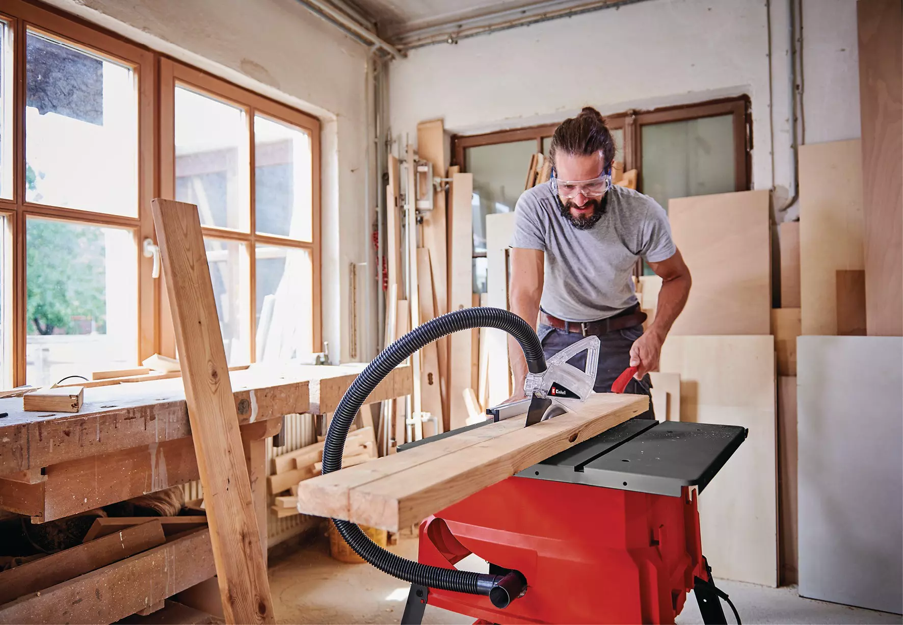 einhell-classic-table-saw-4340495-example_usage-001