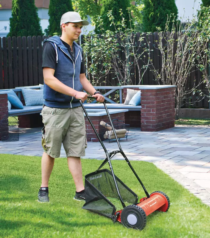 einhell-classic-hand-lawn-mower-3414127-example_usage-001