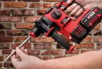 ozito-cordless-rotary-hammer-3000242-detail_image-103