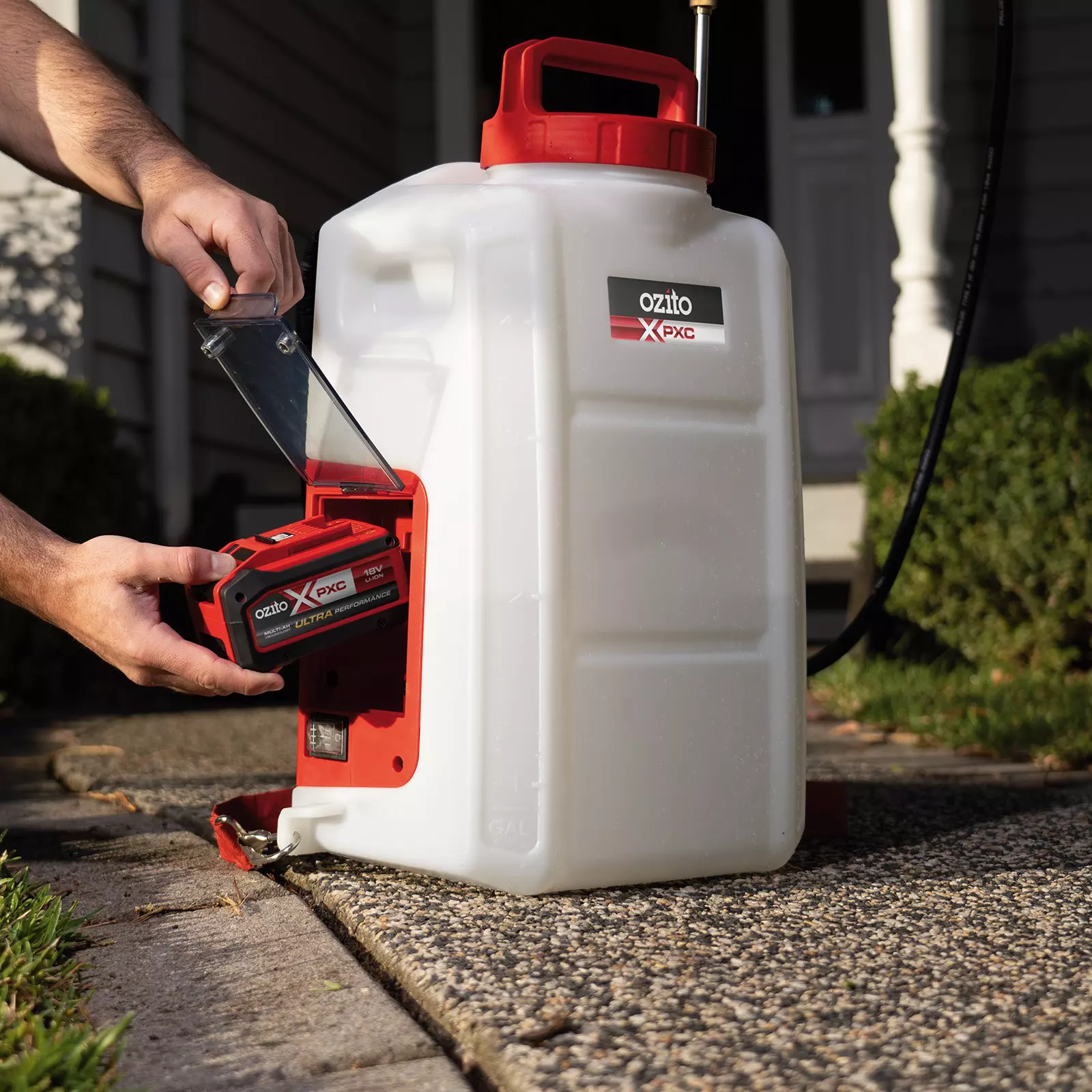 ozito-cordless-pressure-sprayer-3001187-detail_image-101