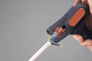 Abisolierzange mit Seitenschneider (Ø max. 2 mm)
