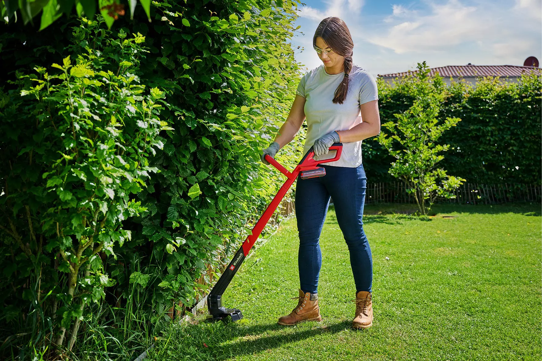 einhell-classic-cordless-lawn-trimmer-3411115-example_usage-001