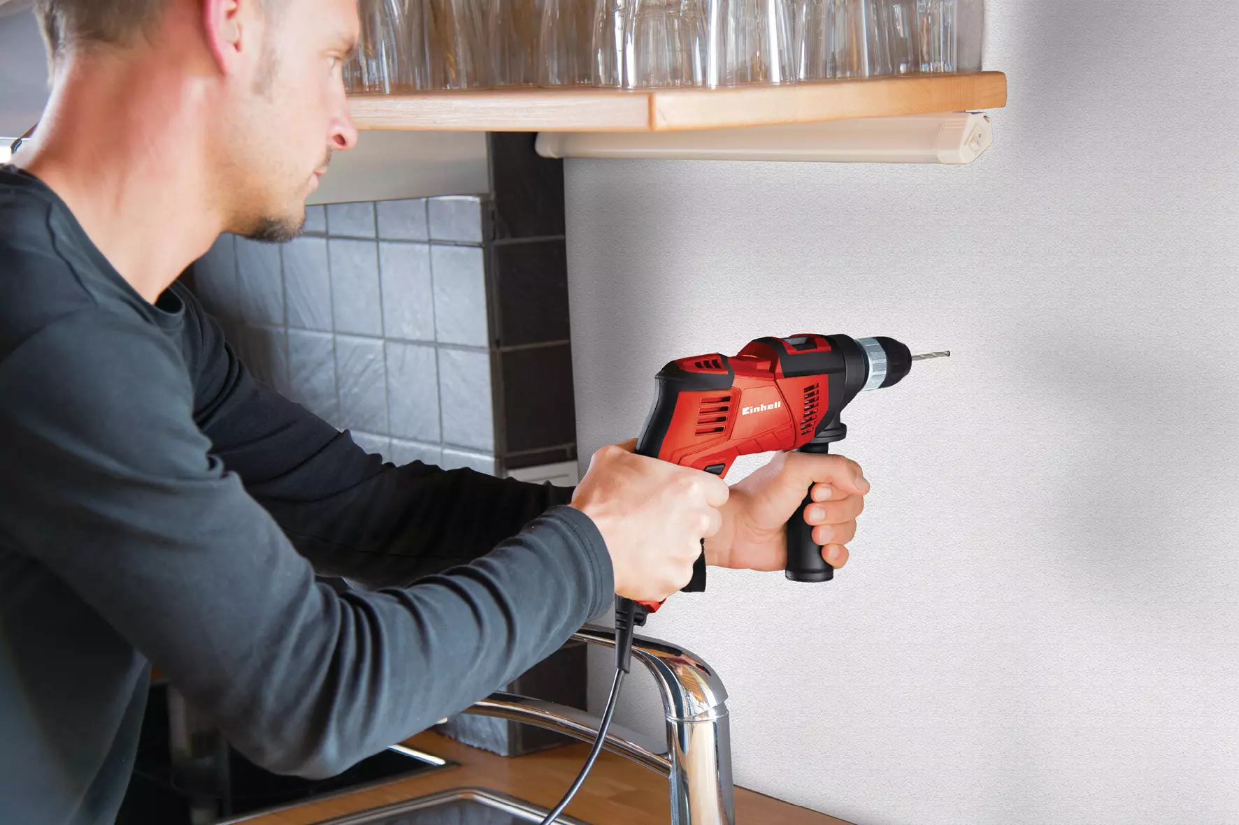 einhell-classic-hammer-drill-4259819-example_usage-001