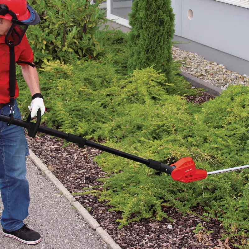 einhell-classic-electric-pole-hedge-trimmer-3403200-example_usage-001