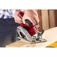 ozito-cordless-circular-saw-4331201-example_usage-105