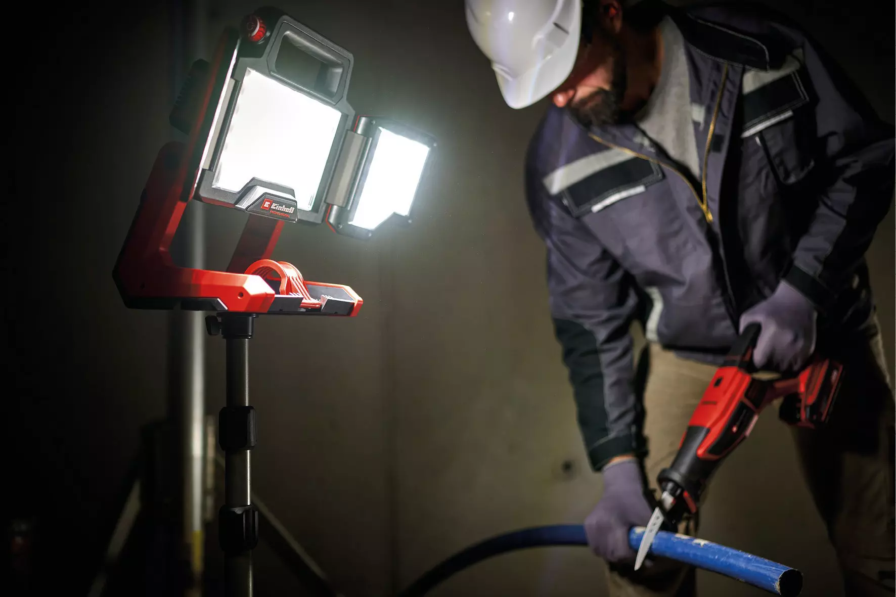 einhell-professional-cordless-light-4514173-example_usage-001