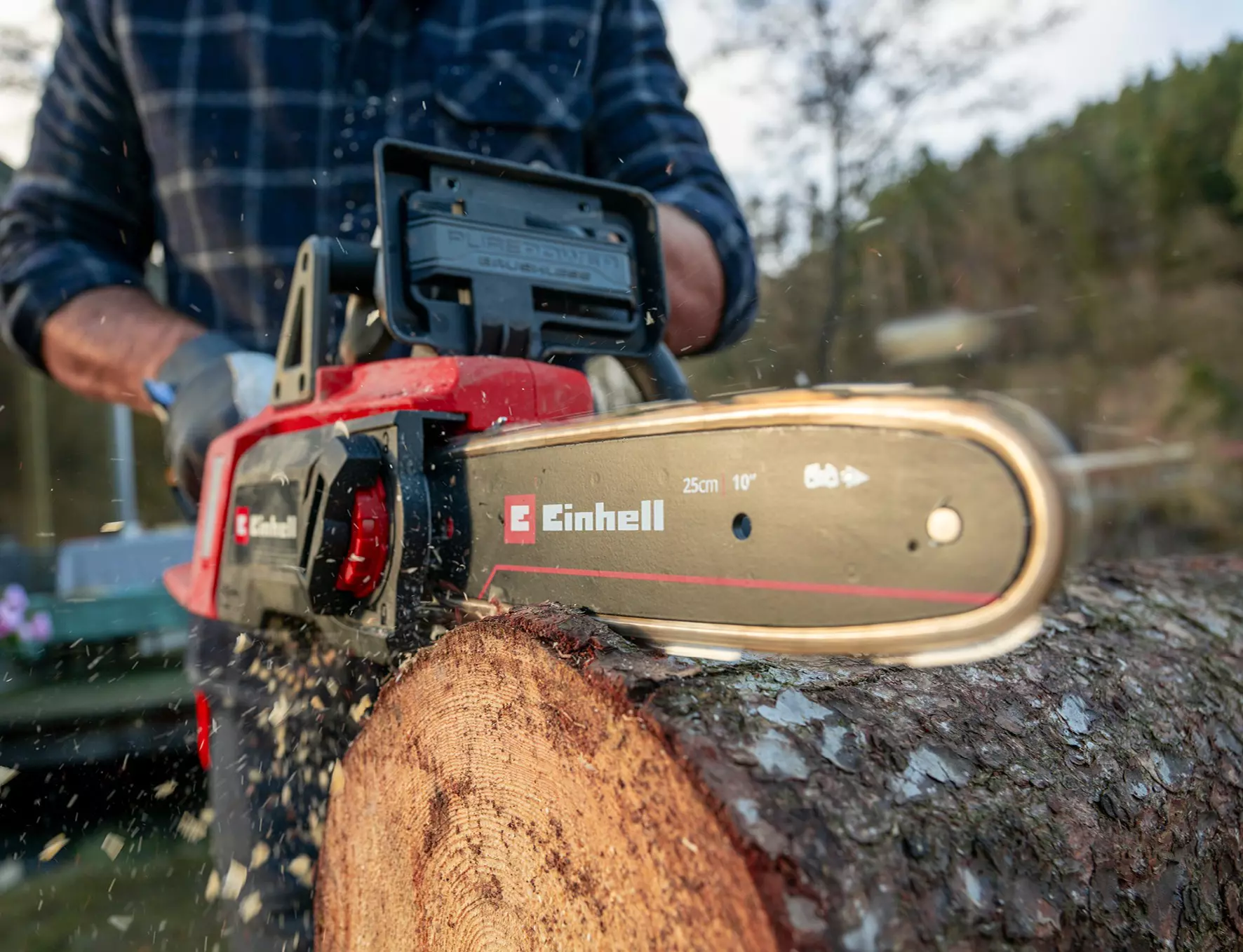 einhell-expert-cordless-chain-saw-4600070-example_usage-001