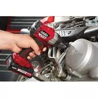 ozito-cordless-impact-wrench-3000074-example_usage-101