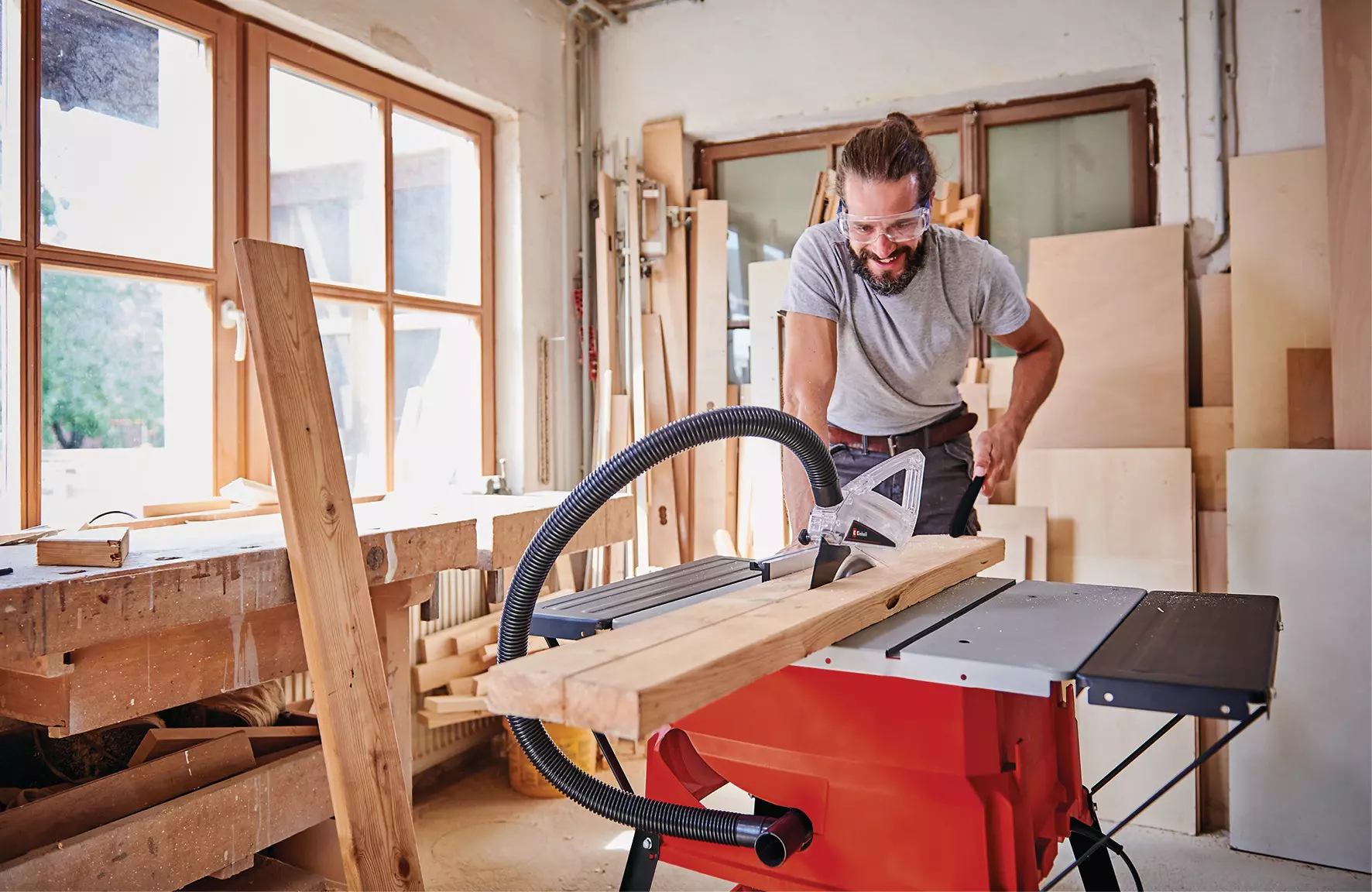 einhell-classic-table-saw-4340491-example_usage-001