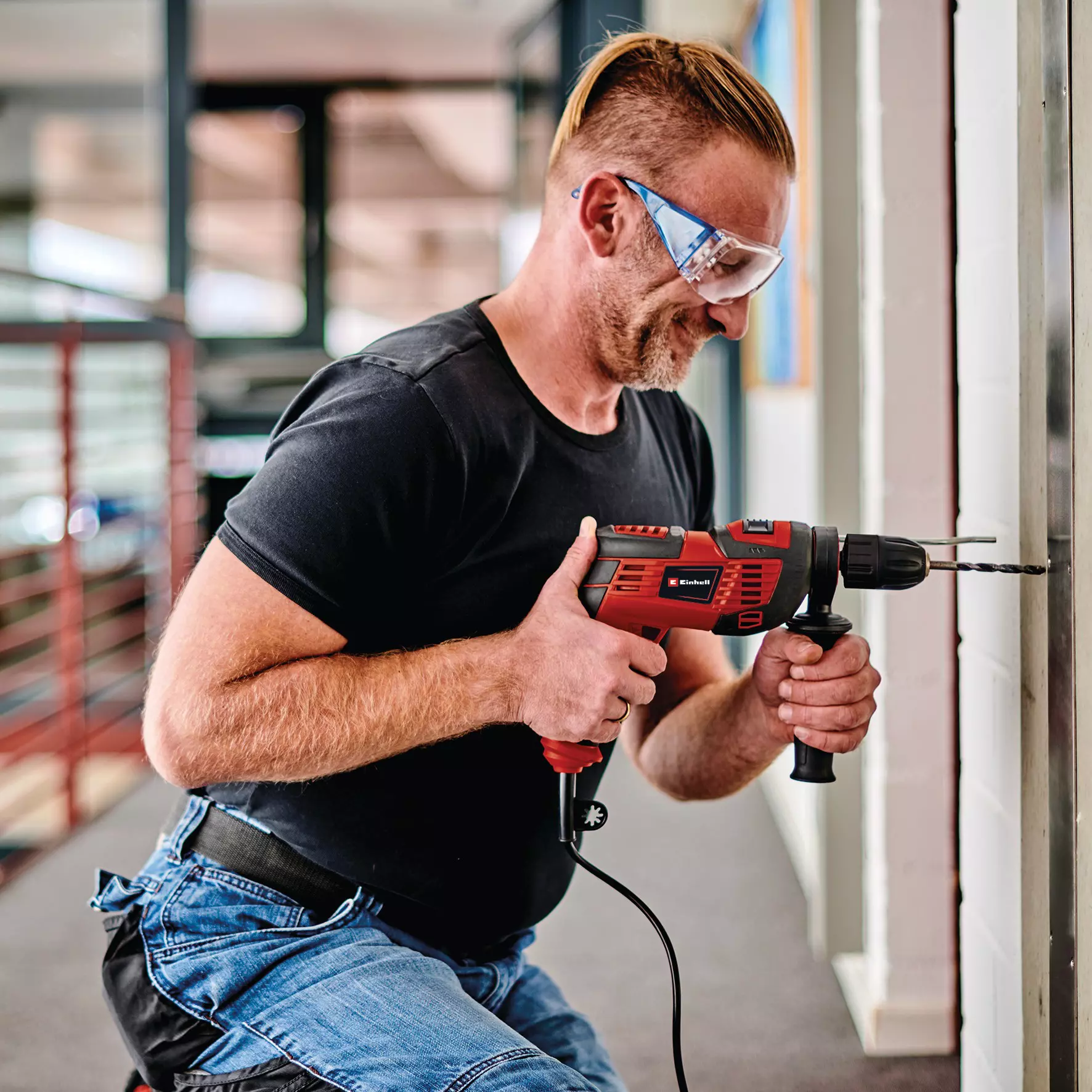 einhell-classic-hammer-drill-kit-4259846-example_usage-001