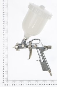 Spritzpistole mit Fließbecher