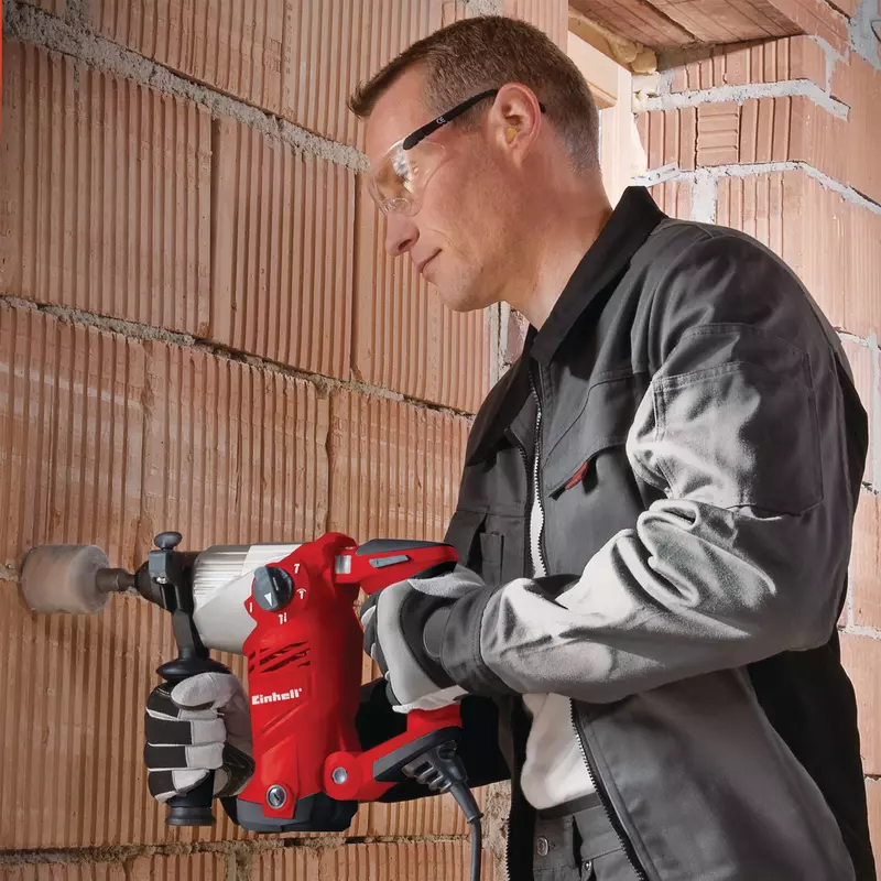 einhell-red-rotary-hammer-4258441-example_usage-001