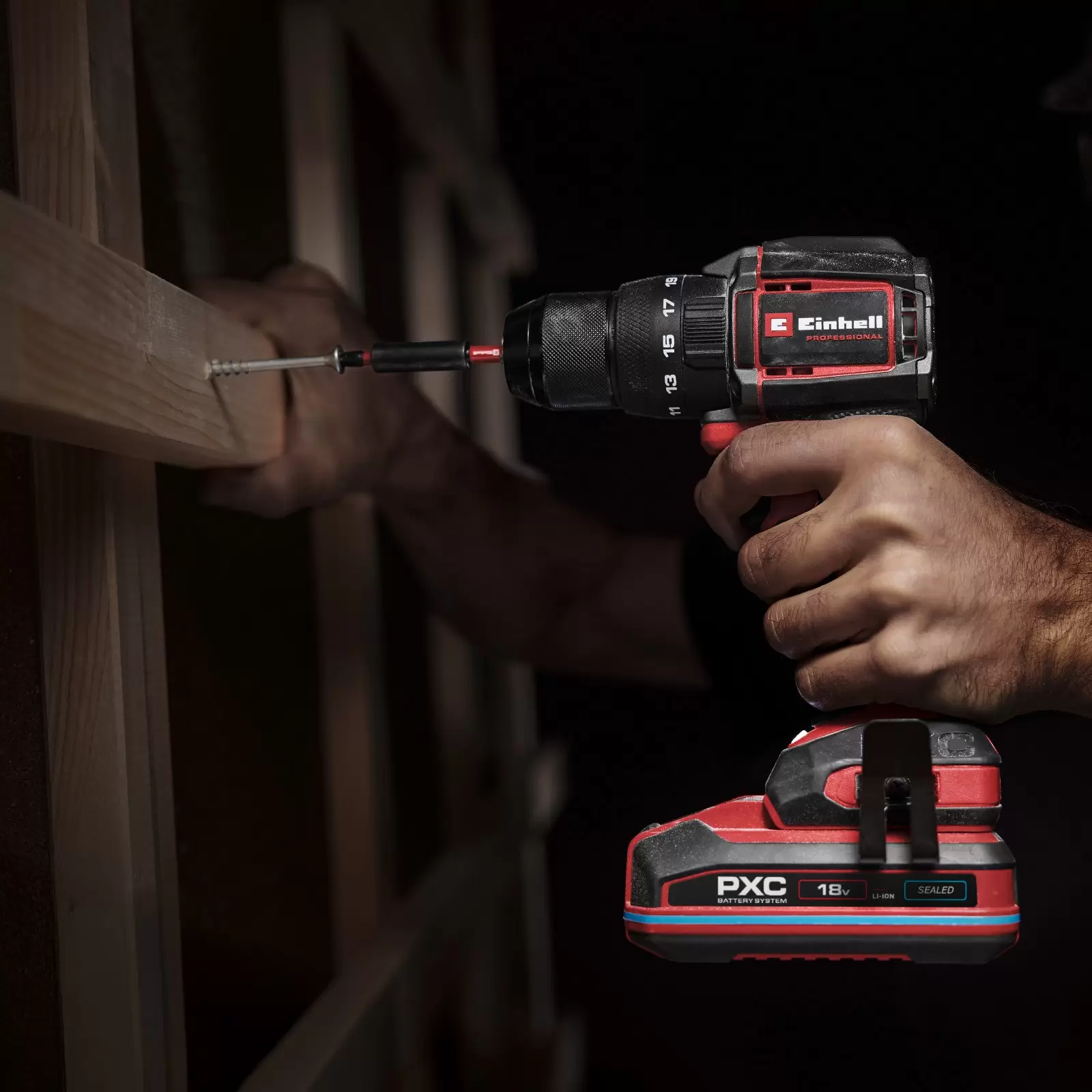 einhell-professional-cordless-impact-drill-3001405-example_usage-001