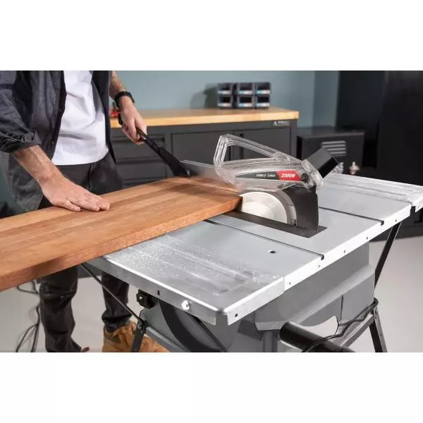 ozito-table-saw-3000866-example_usage-101