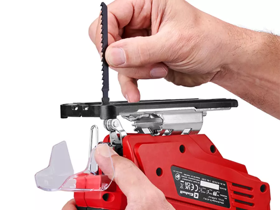 Tool-free-saw-blade-changing