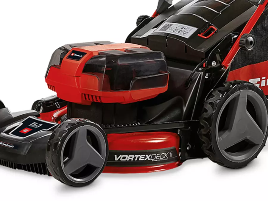 El cortacésped inalámbrico Einhell GP-CM 36/47 S HW Li (4x4,0Ah) mostrado de lado sobre fondo blanco.