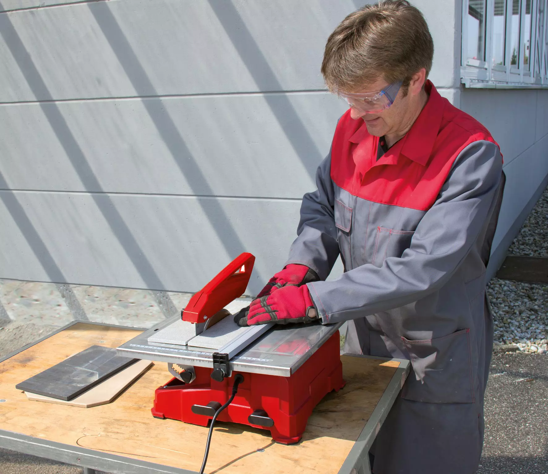 einhell-classic-tile-cutting-machine-4301185-example_usage-001