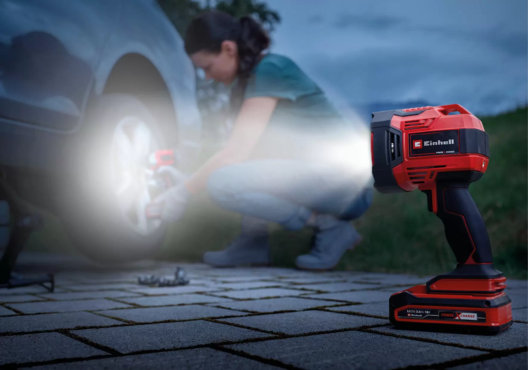 einhell-expert-cordless-light-4514145-example_usage-001