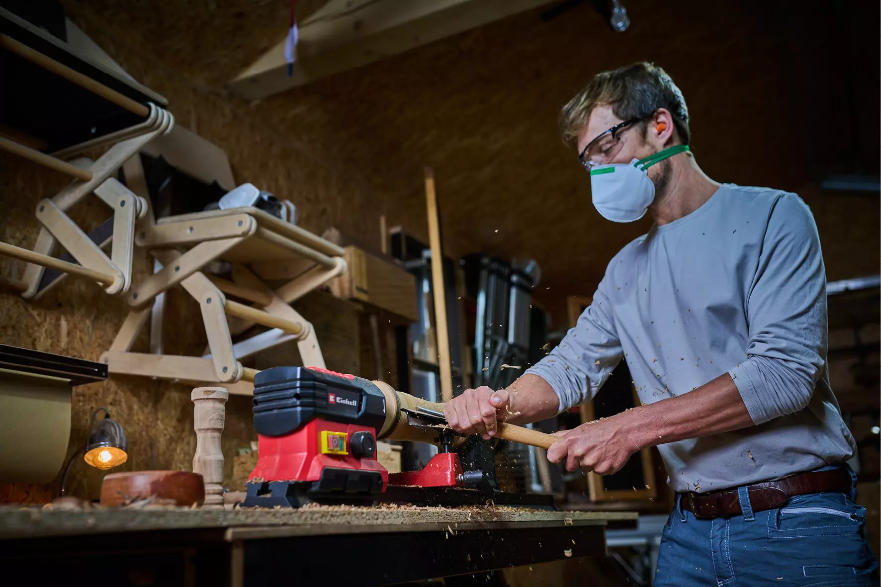 einhell-classic-woodworking-lathe-4312095-example_usage-001