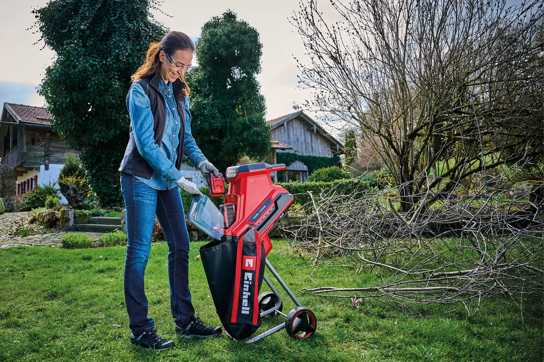 einhell-expert-cordless-knife-shredder-3430710-example_usage-001