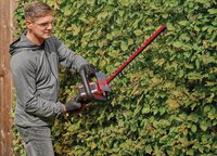 einhell-expert-cordless-hedge-trimmer-3410965-example_usage-001