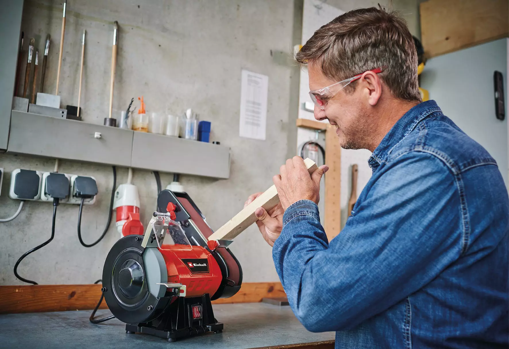 einhell-classic-stationary-belt-grinder-4466154-example_usage-001