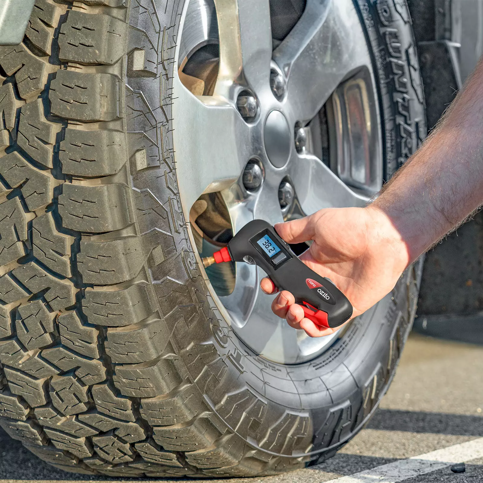 ozito-air-compressor-accessory-3001034-example_usage-101