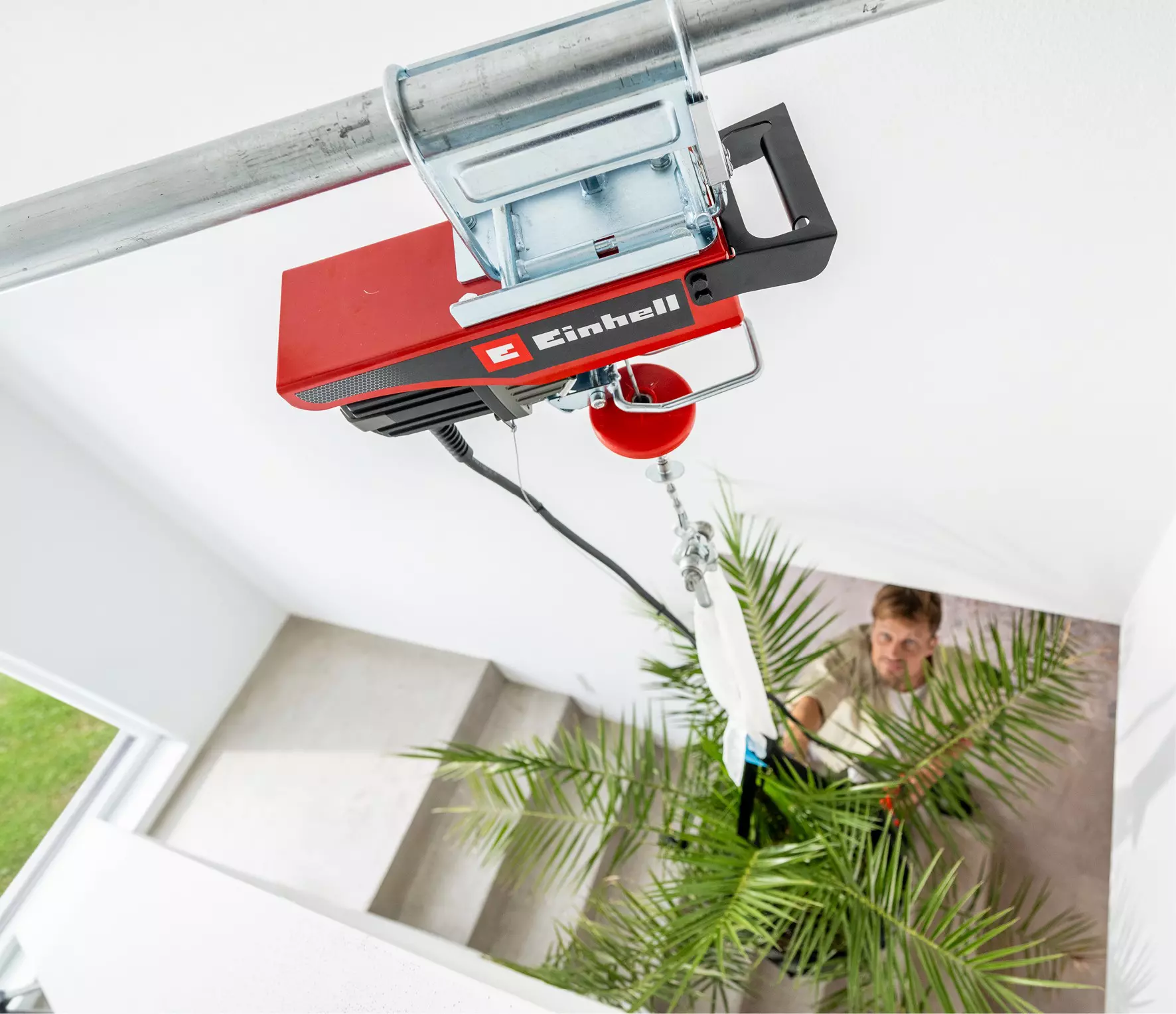 einhell-expert-cordless-hoist-2255161-example_usage-001