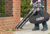 ozito-electric-leaf-vacuum-61000401-example_usage-101