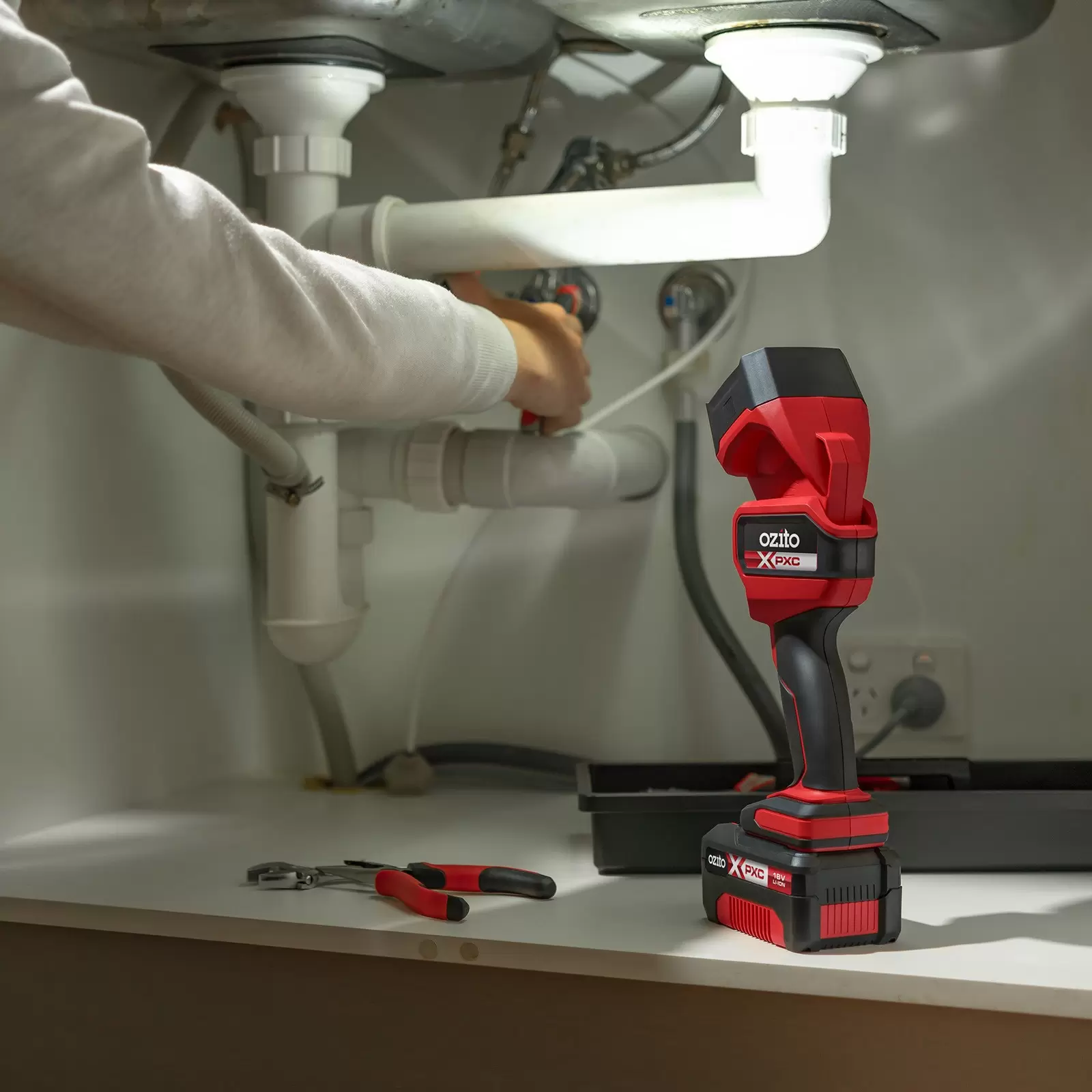 ozito-garden-tool-kit-3001398-example_usage-107