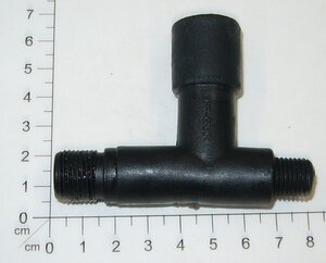 Connecting pipe