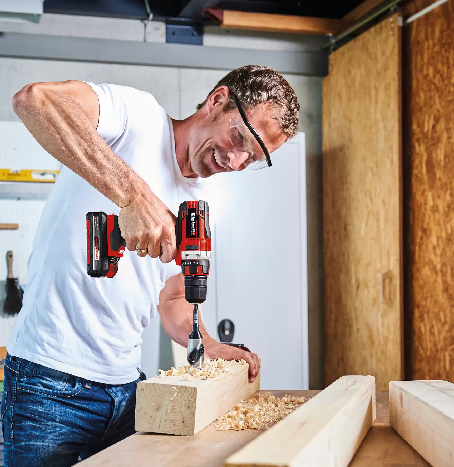 einhell-expert-cordless-drill-4513939-example_usage-001
