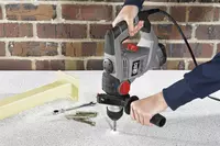 ozito-rotary-hammer-3000094-example_usage-101