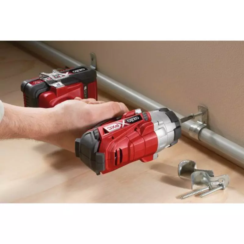 ozito-cordless-impact-driver-3000756-example_usage-103