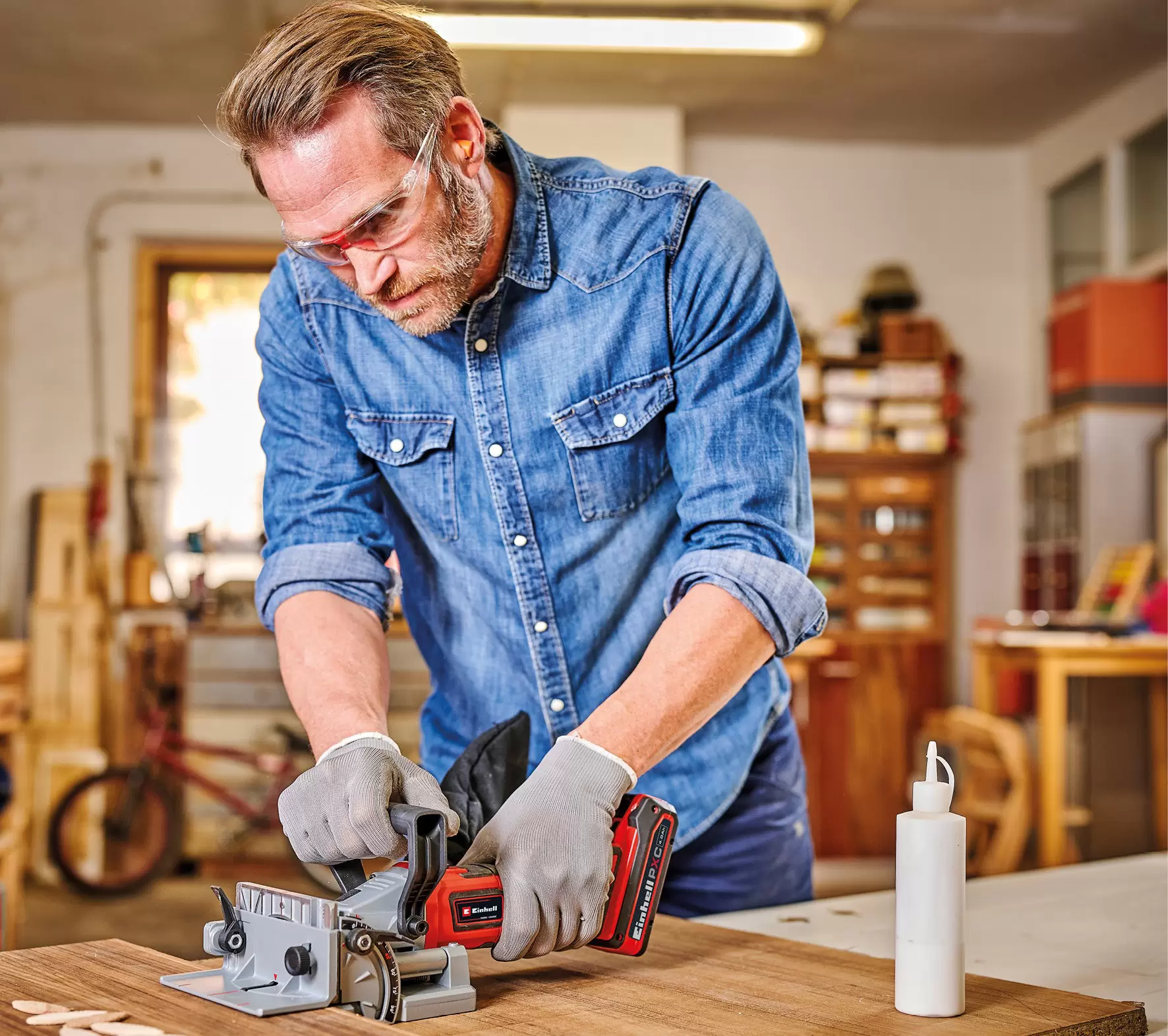 einhell-expert-cordless-biscuit-jointer-4350630-example_usage-001