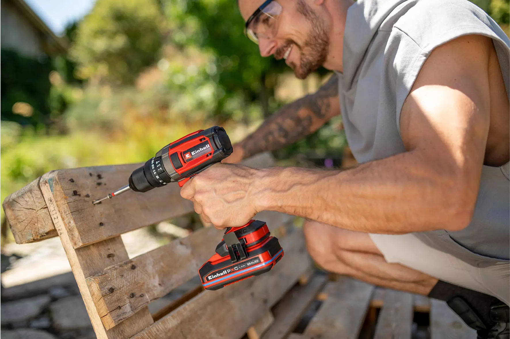 einhell-expert-cordless-impact-drill-4514346-example_usage-001