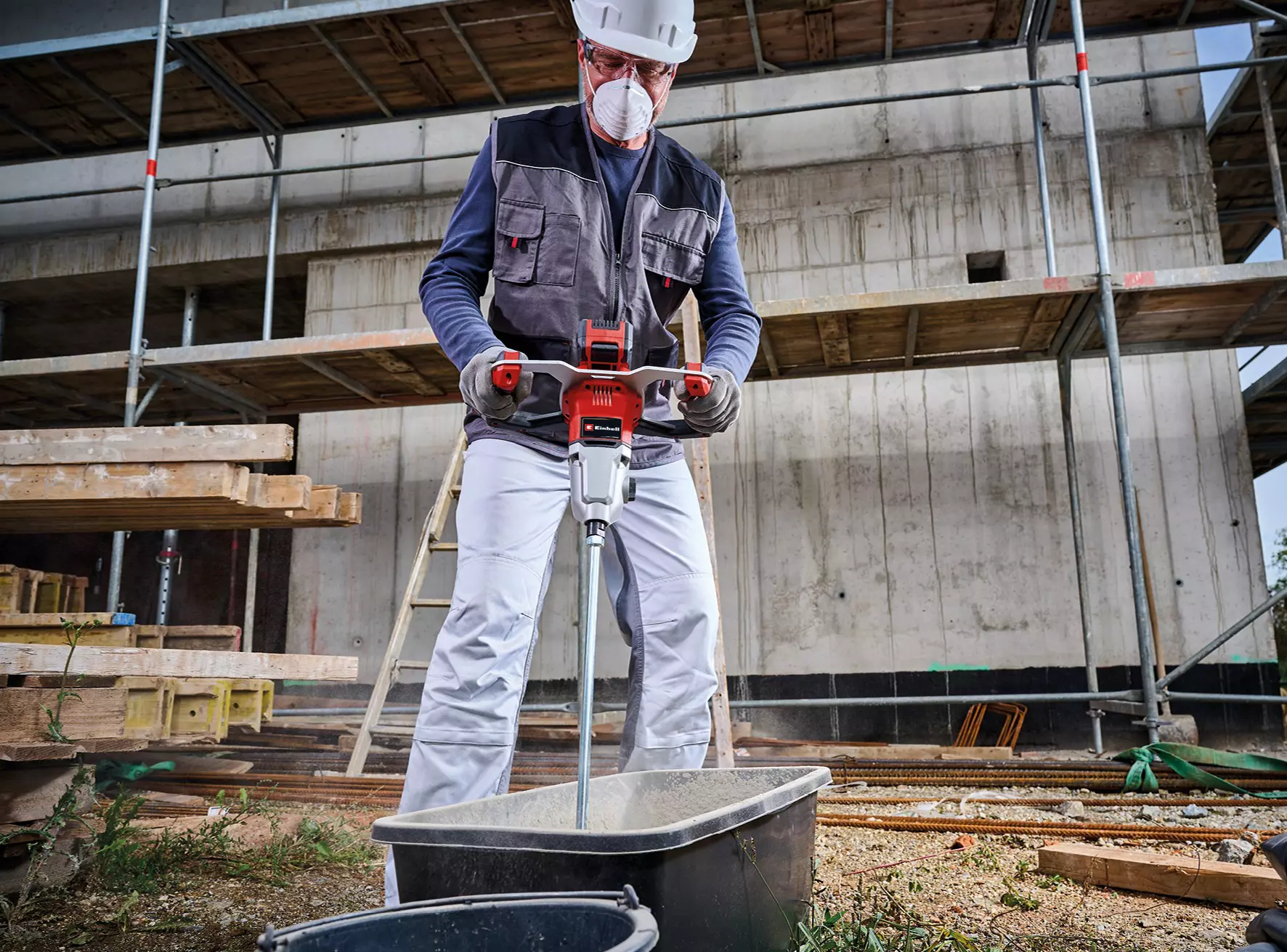 einhell-professional-cordless-paint-mortar-mixer-4258770-example_usage-001