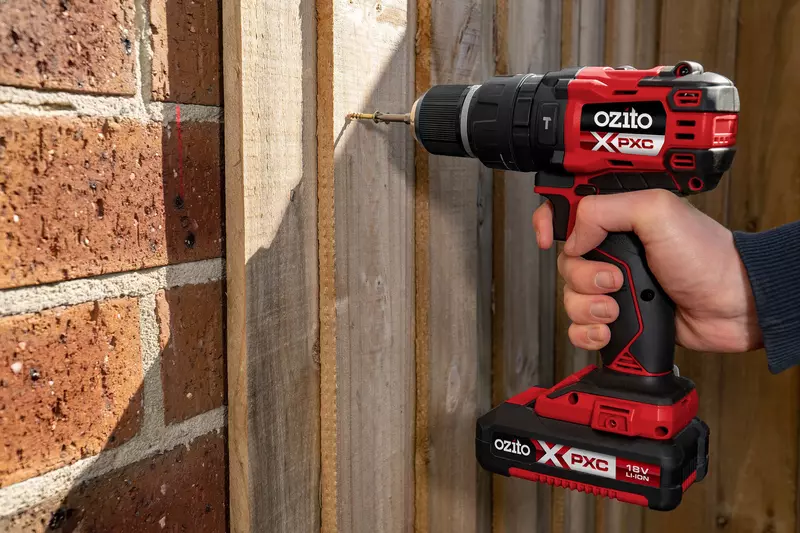 ozito-cordless-impact-drill-3000760-example_usage-101