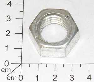 Nut M18