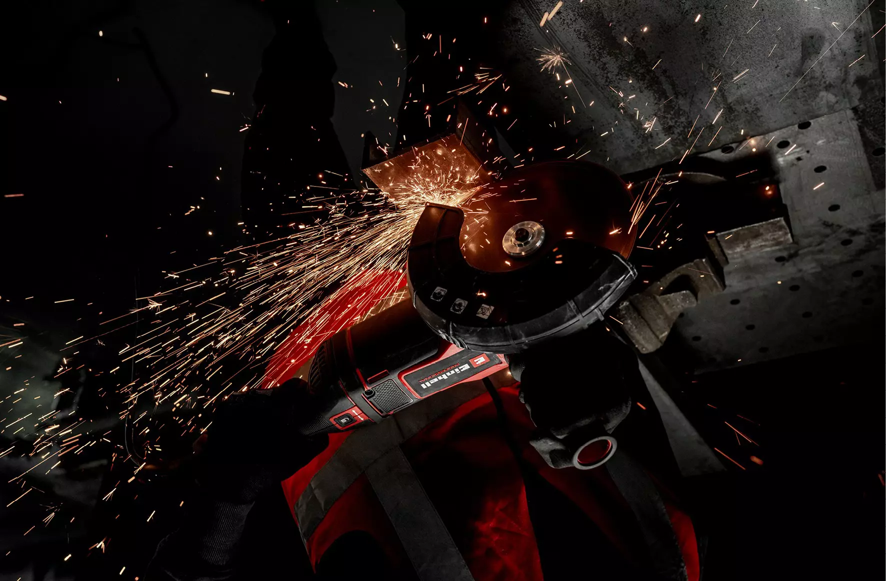 einhell-professional-angle-grinder-4430895-example_usage-001