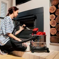 ozito-cordless-ash-vac-3001230-example_usage-103
