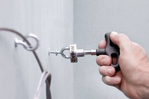 Hook screwdriver w. handle