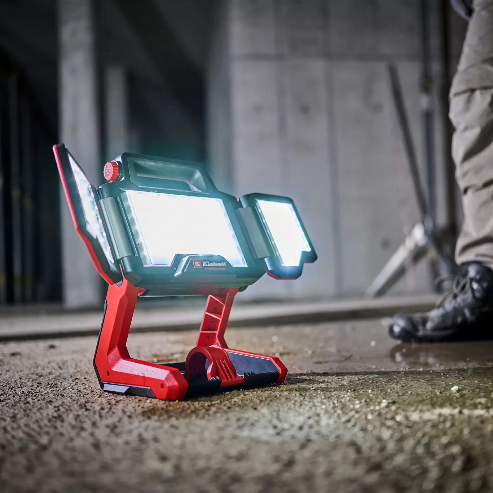 einhell-professional-cordless-light-3001492-example_usage-001